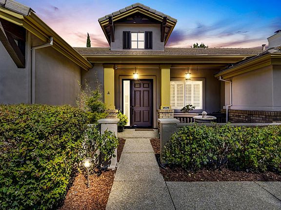 3rd image of 1831 N Bend Dr