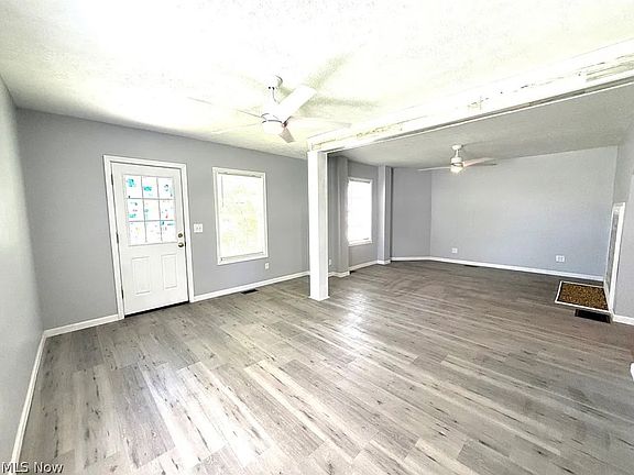 4th image of 414 Harbor St #414