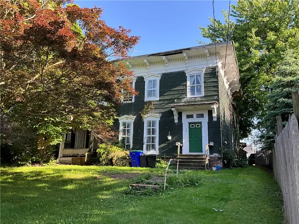 114 W Park St, Albion, NY 14411