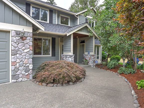 Guests will enjoy walking up to your Welcoming Entry!