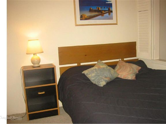 3rd image of 311 E 51st St APT 2R