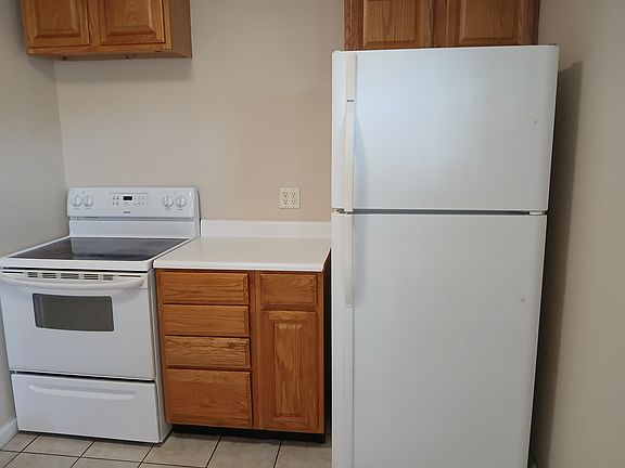 3rd image of 510-8 S Poplar St