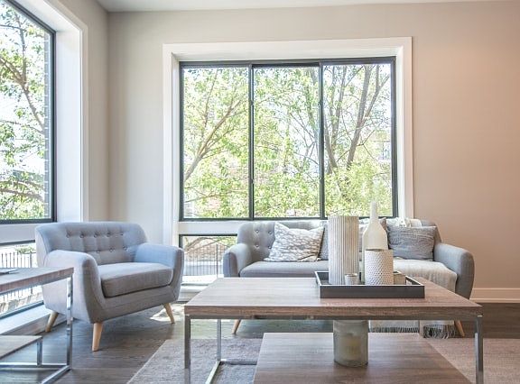 3rd image of 1618 N Bosworth Ave #1