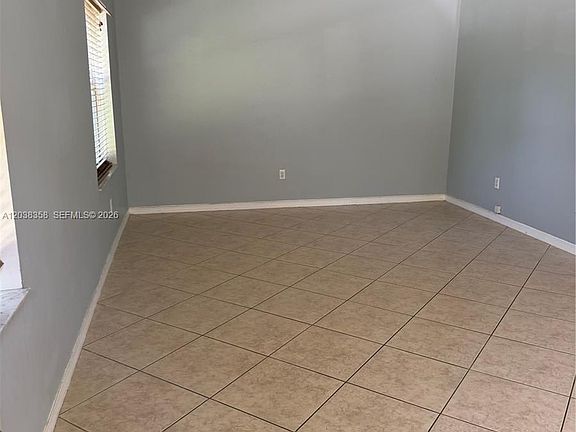 5th image of 2321 Mariner Ct #2810