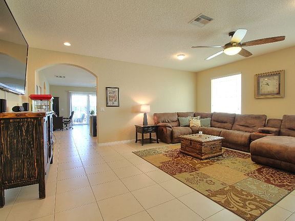 5th image of 4990 Manchia Dr