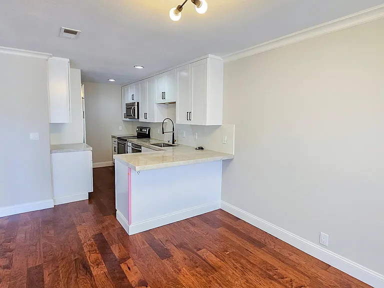 1653 Kentfield Ave — Photo 6
