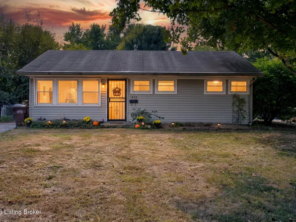 1412 Mark Trail Rd, Lyndon, KY 40242