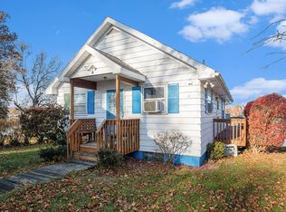 24998 Lake Shore Dr, Dowagiac, MI 49047