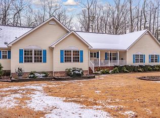 261 Holly Haven Rd, Weems, VA 22576