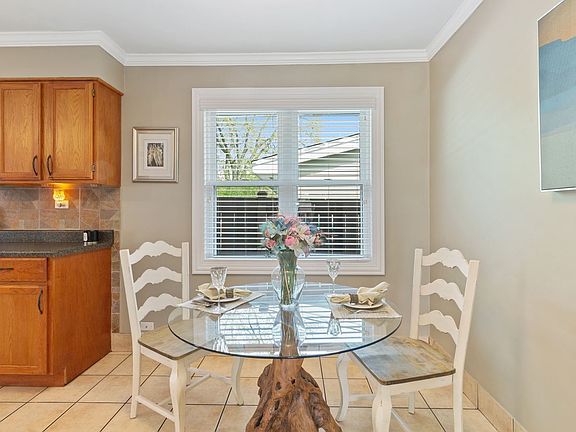 4th image of 506 W Kenilworth Ave