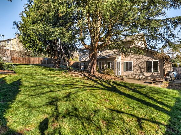 3rd image of 20422 123rd Ct SE
