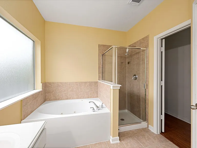 6118 Pine Lakes Dr — Photo 18
