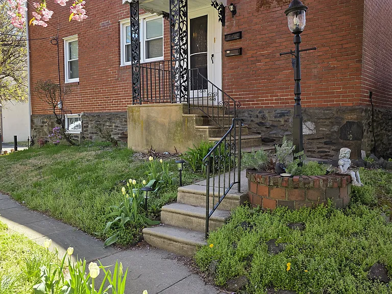 Valley Rd — Photo 1