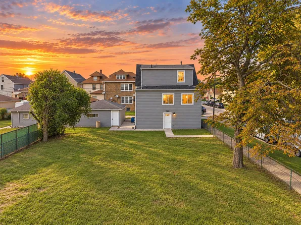 7600 W 61st St, Summit, IL 60501