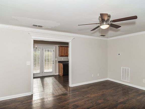 4th image of 3136 Skinner Dr
