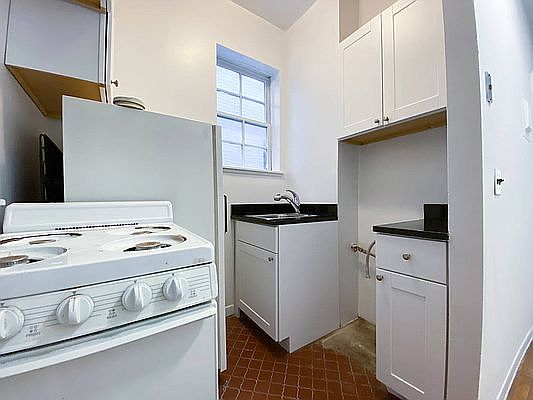 3rd image of 214 E 85th St #4CS