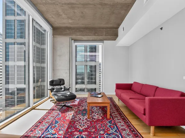 415 Church St APT 1702, Nashville, TN 37219
