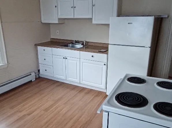 146 Ohio St APT 4, Bangor, ME 04401