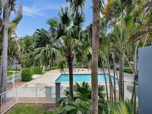 4600 SW 67th Ave APT 255, Miami, FL 33155