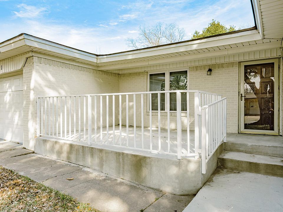 1st image of 5821 Circular Dr