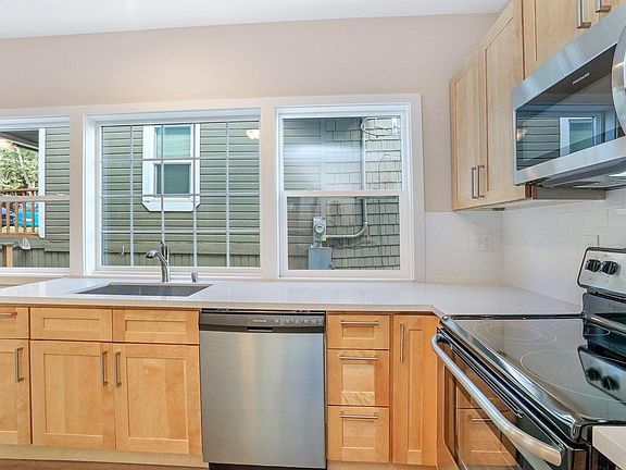 5th image of 2331 S G St #A