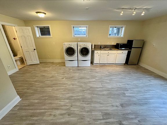 5th image of 1138 Columbus Dr