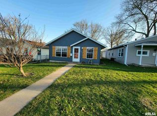 1845 Oak St, Bettendorf, IA
