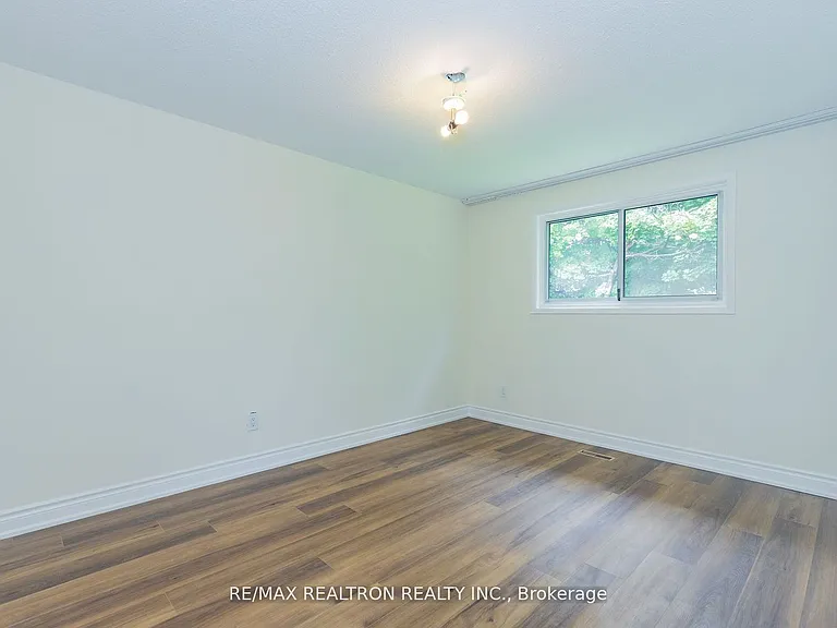 129 Sexton Cres #MAIN — Photo 18