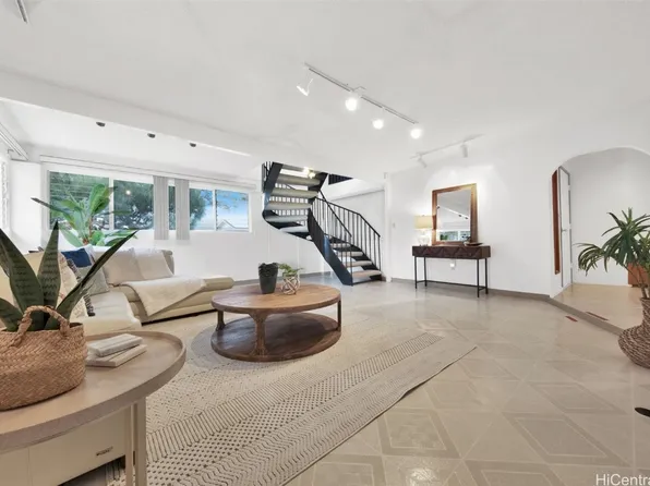 98-463 Puaalii St, Aiea, HI 96701