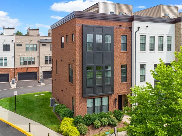 1741 McKenna Point Dr Unit 2701, McLean, VA 22102