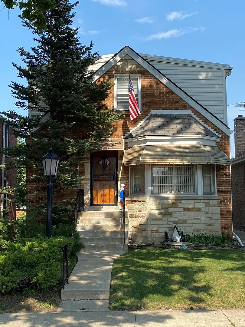 5131 N Normandy Ave photo 1