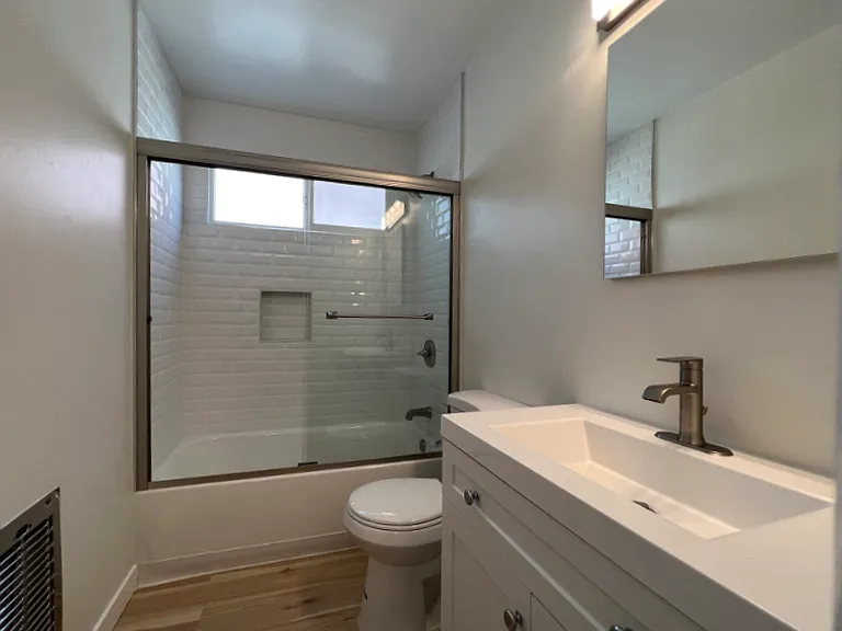 4710 Vantage Ave #4 — Photo 2