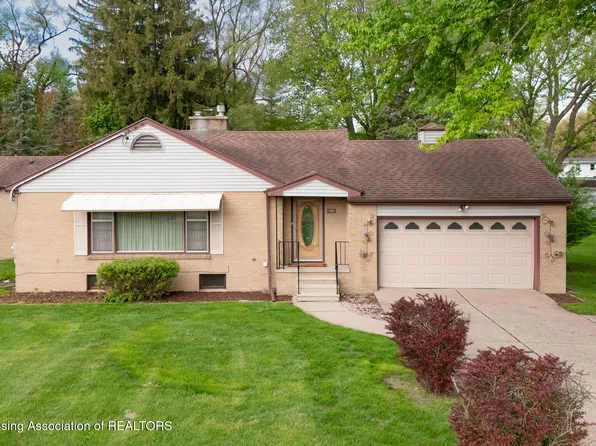 1021 Bretton Rd, Lansing, MI 48917