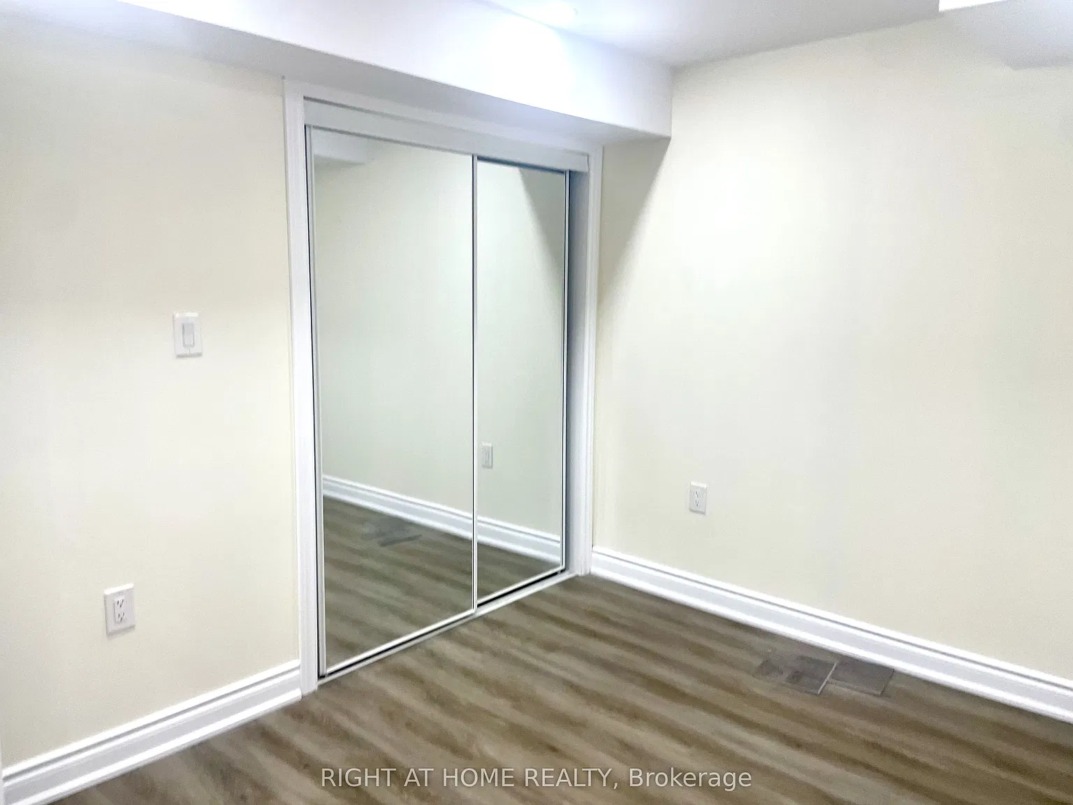 2 bed, $1,700 — Photo 4