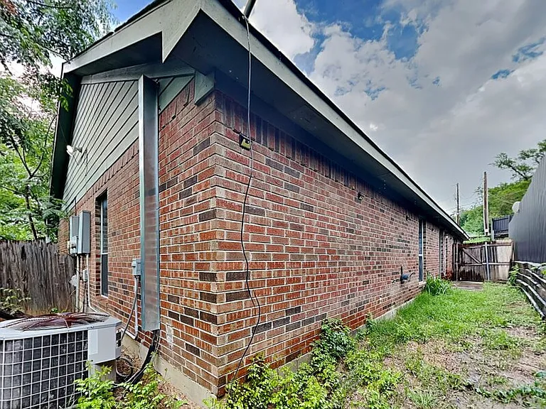 2955 Loving Ave — Photo 21