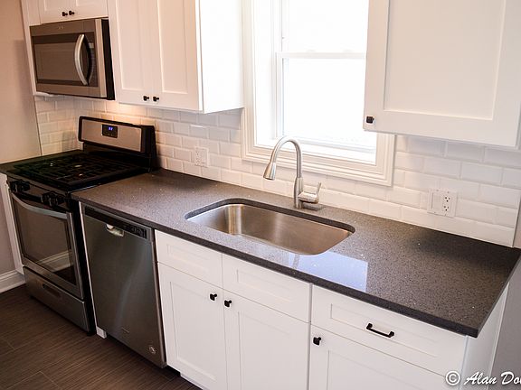 5th image of 2639 Leona Ave