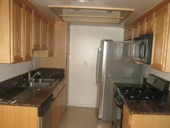 4th image of 65 N Michigan Ave Unit 11