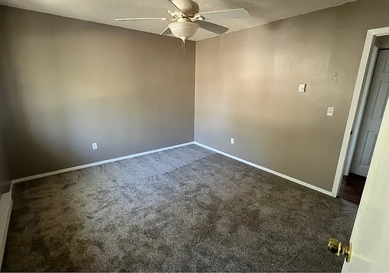 725 Alexander Rd — Photo 10