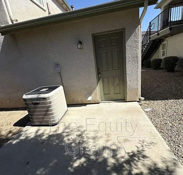 2931 N Crowe St — Photo 19