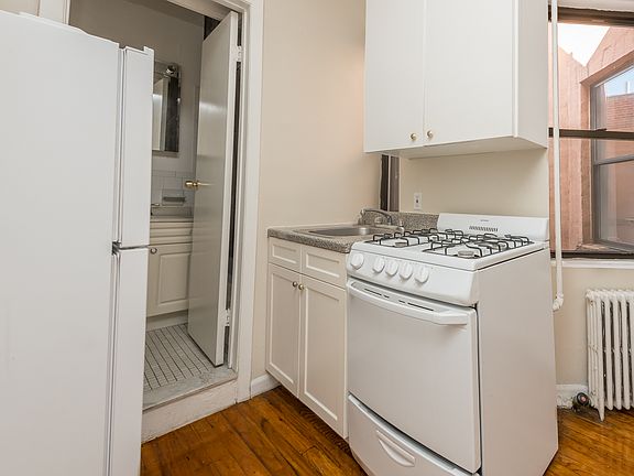 3rd image of 97 E 7th St APT 20