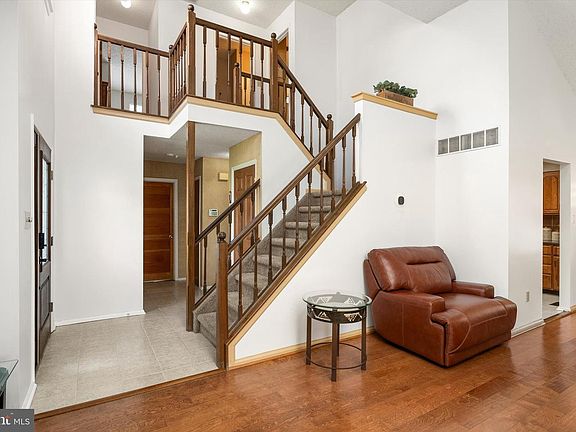 5th image of 29 Ashland Ave