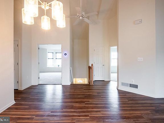 5th image of 117 Heather Ln