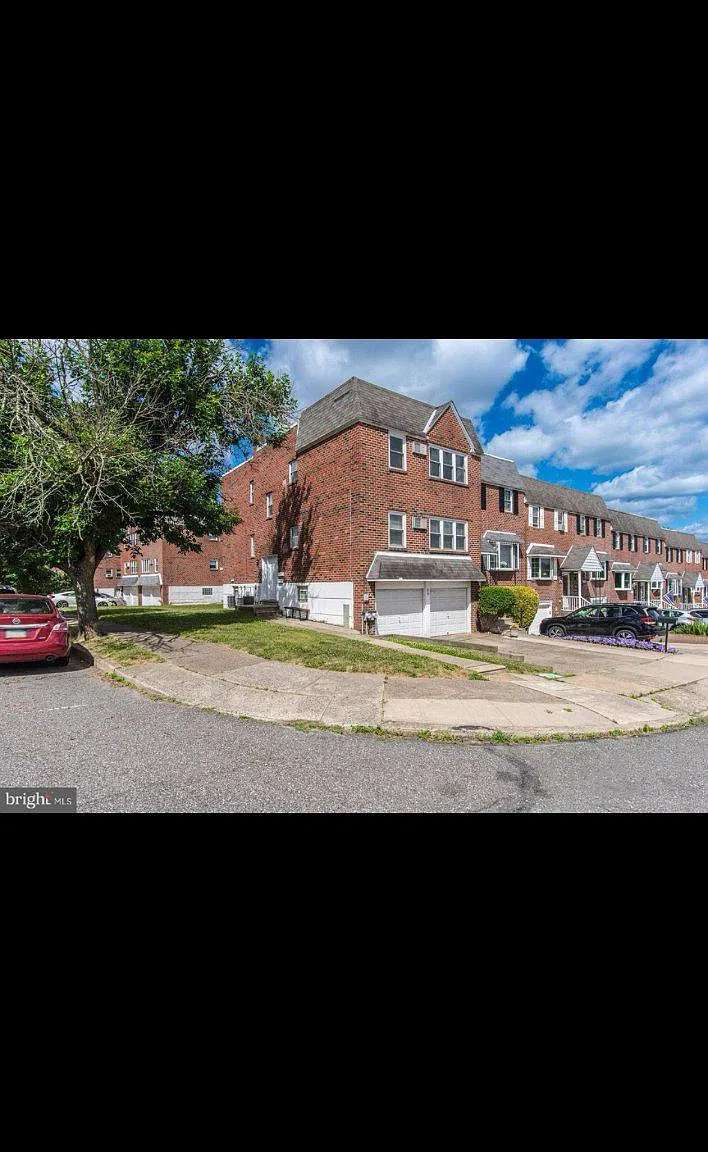 2 bed, 1.0 bath, 960 sqft, $1,700 — Photo 2