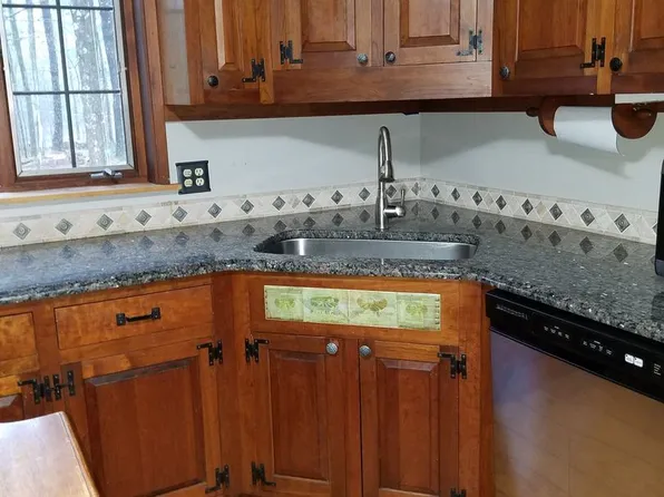 75 Barbourtown Rd, Collinsville, CT 06019