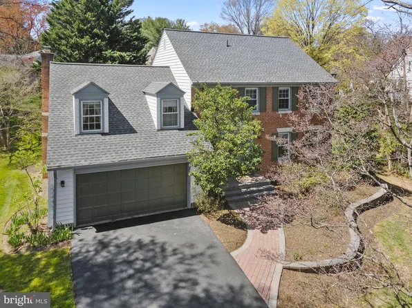 2704 Berryland Dr, Oakton, VA 22124