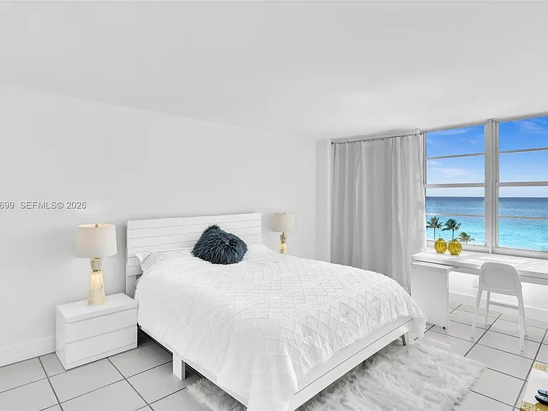 5161 Collins Ave #1017 — Photo 8