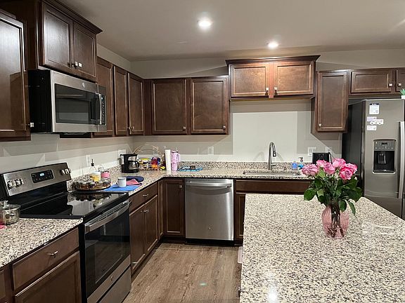 2nd image of 4681 Hardwell St