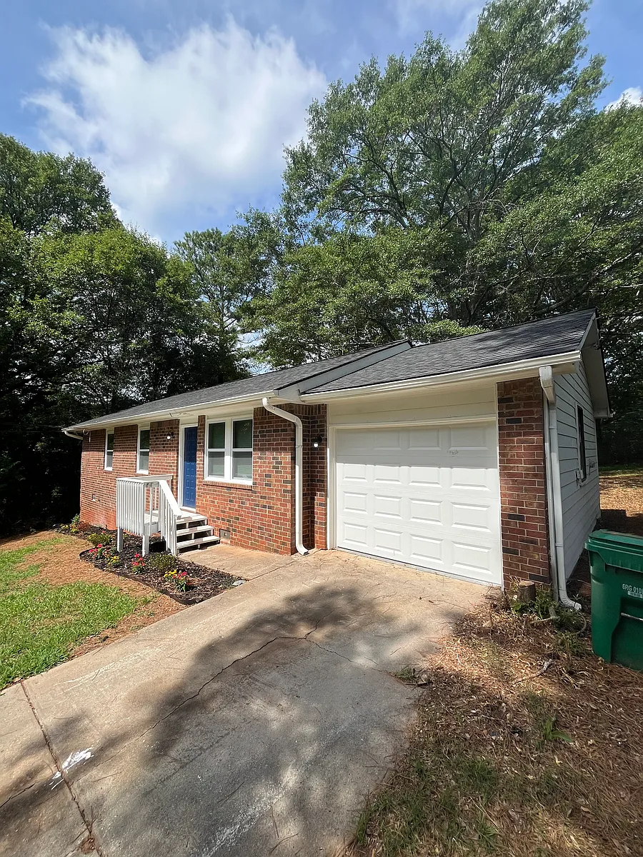 Building Photo - 2541 Kelly Lake Dr