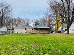 952 Proehl Dr, Barberton, OH 44203