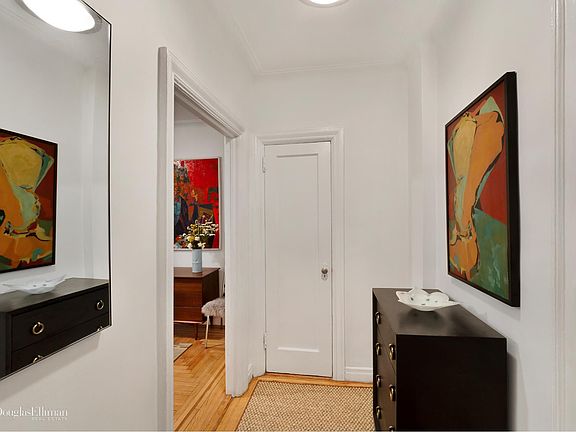 3rd image of 305 E 88th St APT 2A